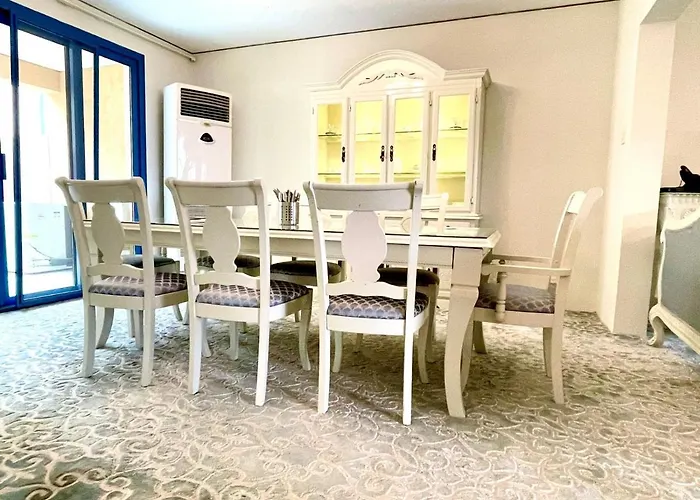 Abha Lake View Villas - 4 Bedrooms & 4 Bathrooms