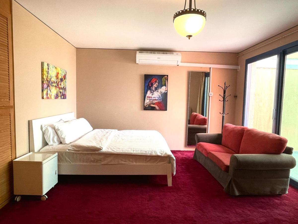 View - 4 Bedrooms & 4 Bathrooms Villa