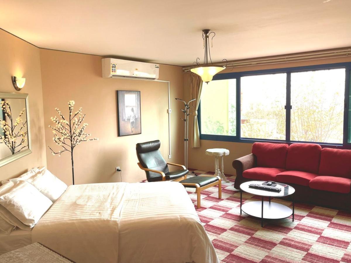 View - 4 Bedrooms & 4 Bathrooms