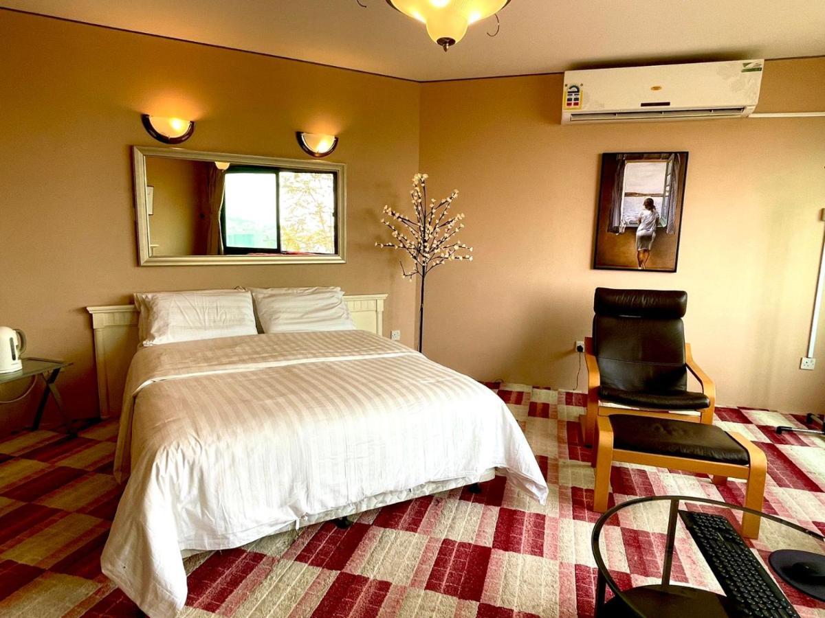 View - 4 Bedrooms & 4 Bathrooms Vila *